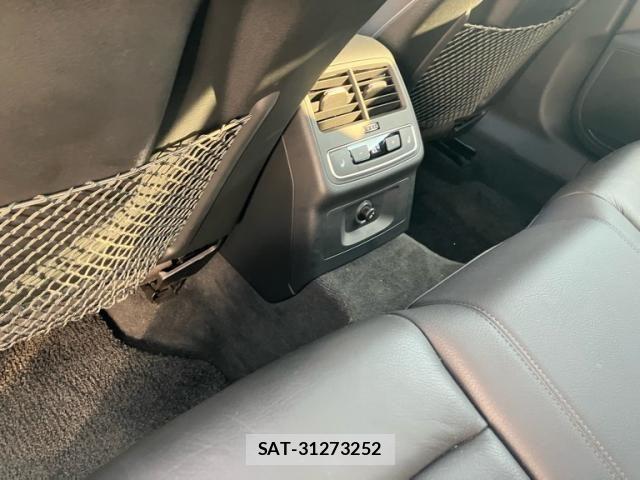 Audi A4 2019-09 7452982-12