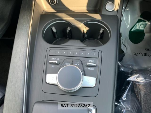 Audi A4 2019-09 7452982-18