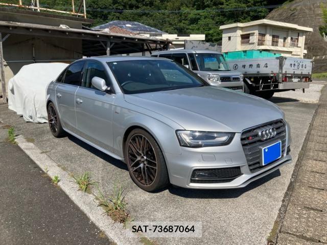 Audi A4 2013-02 7499588-1