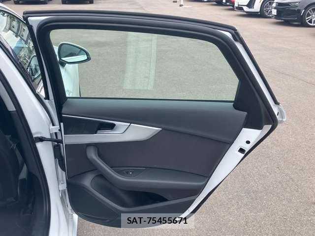 Audi A4 2023-07 7499586-16