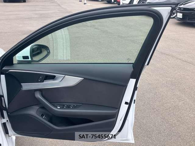 Audi A4 2023-07 7499586-8