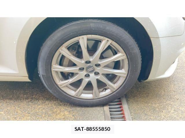 Audi A4 2016-04 7615049-10