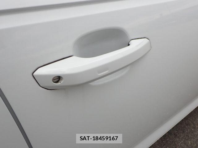 Audi A4 2019-06 7720897-11