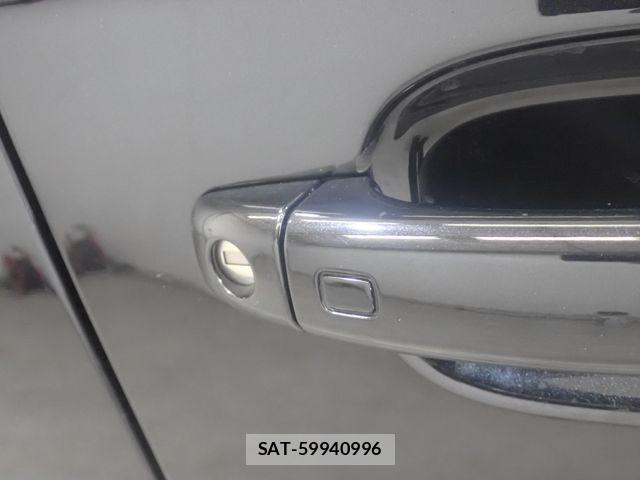 Audi A4 2011-08 7960550-11