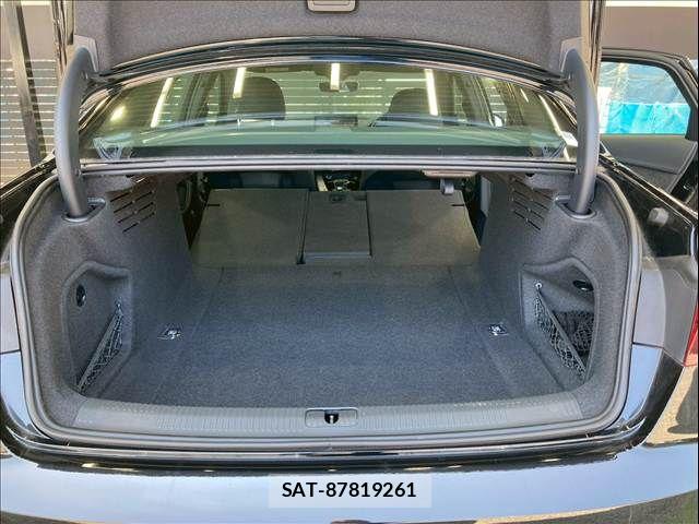 Audi A4 2020-12 8072881-12