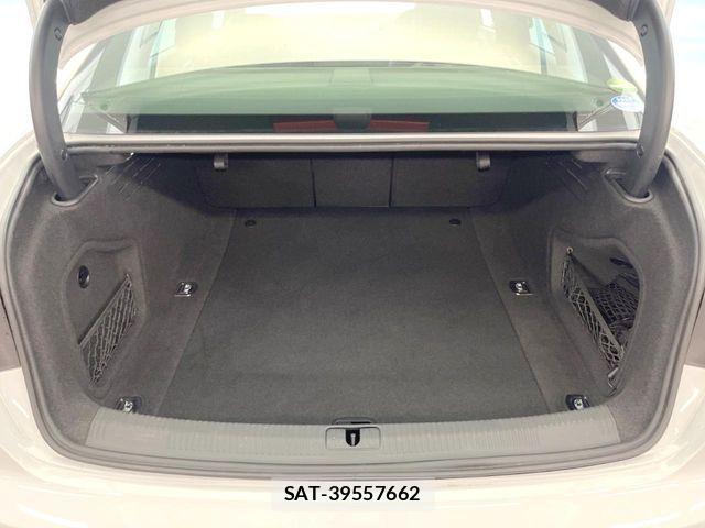 Audi A4 2017-07 8072882-10