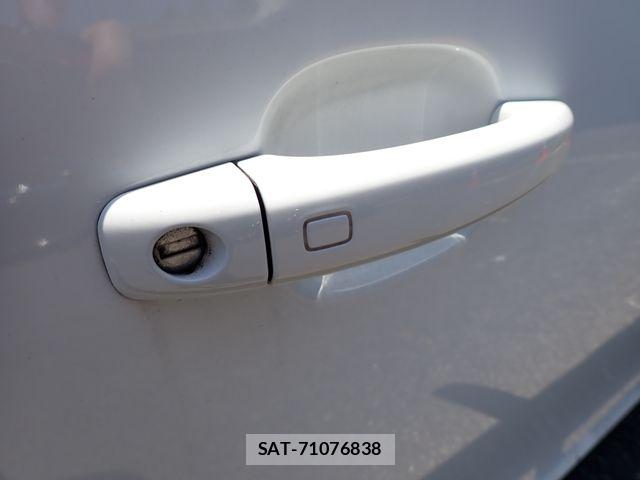 Audi A4 2016-03 8128980-7