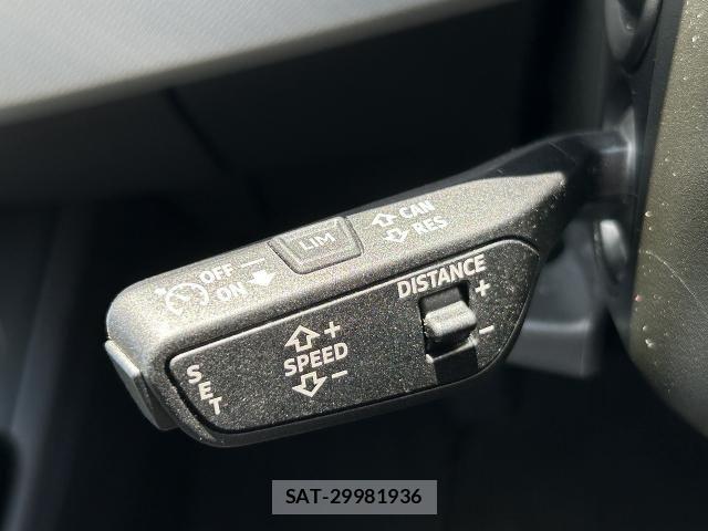 Audi A4 2022-03 8128975-9