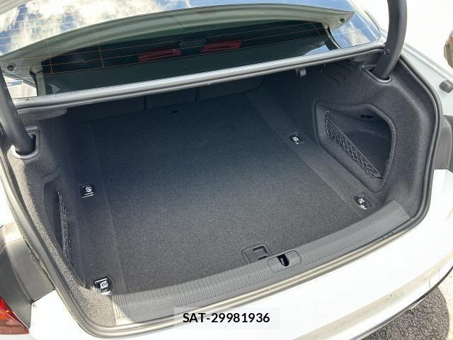 Audi A4 2022-03 8128975-15