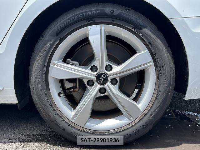 Audi A4 2022-03 8128975-24