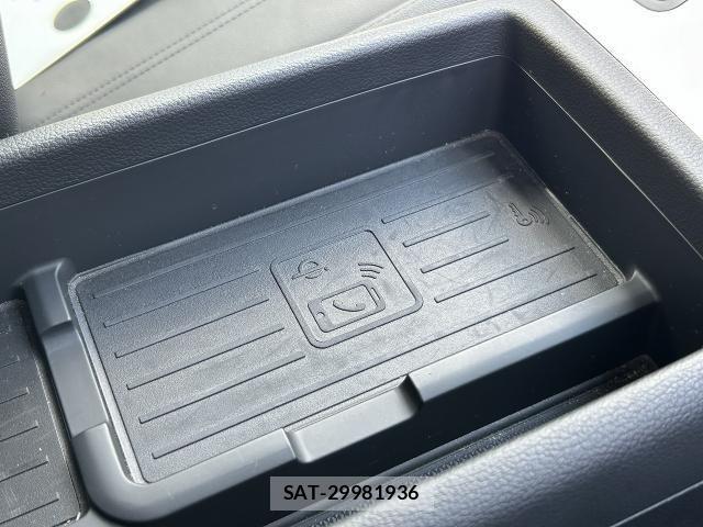 Audi A4 2022-03 8128975-8