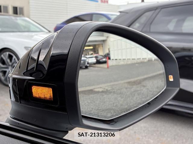 Audi A4 2022-06 8128974-10