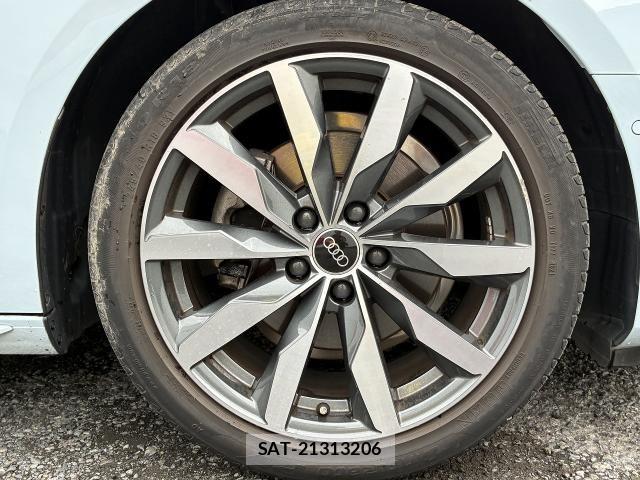 Audi A4 2022-06 8128974-12