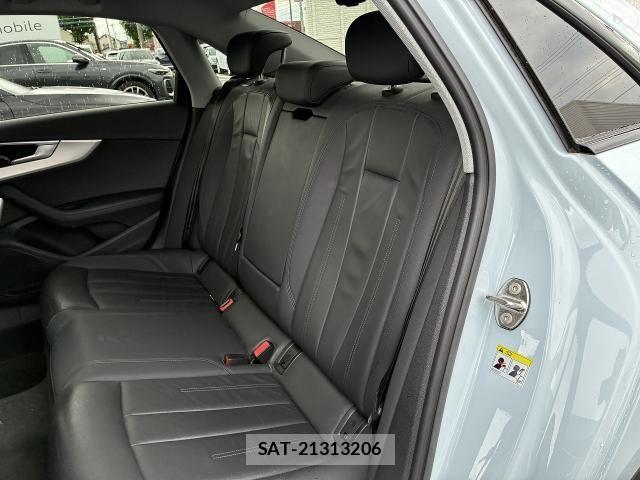 Audi A4 2022-06 8128974-14
