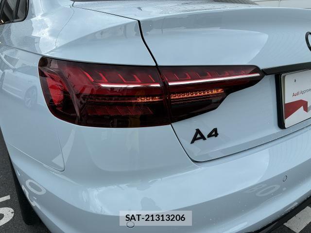 Audi A4 2022-06 8128974-21