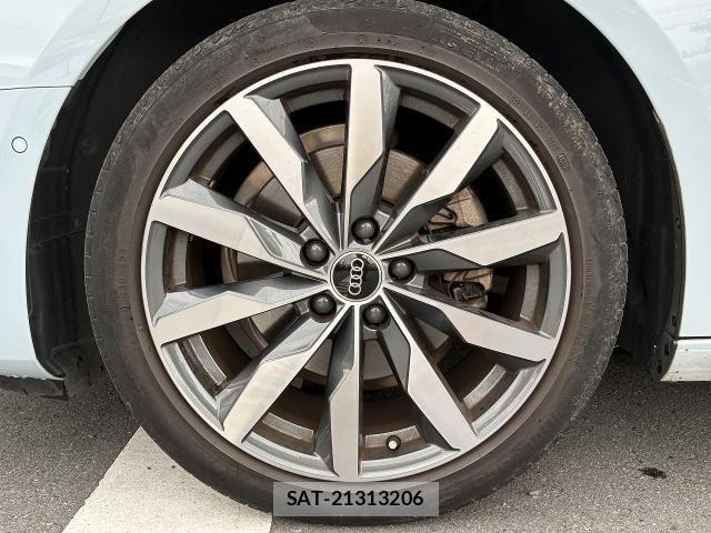 Audi A4 2022-06 8128974-22