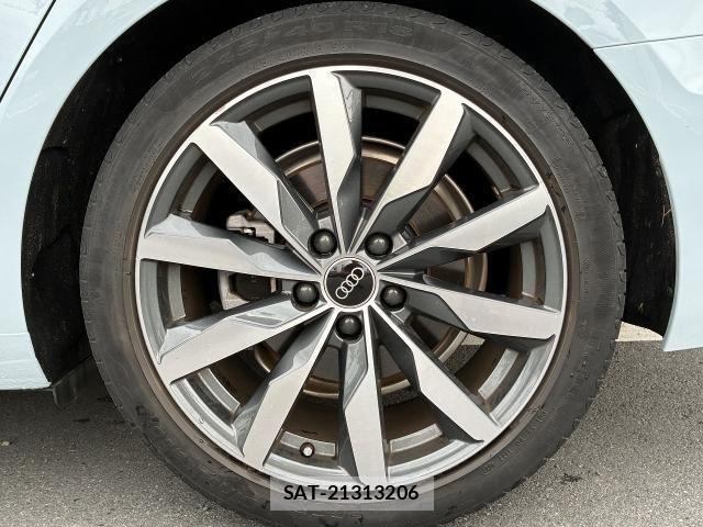 Audi A4 2022-06 8128974-23
