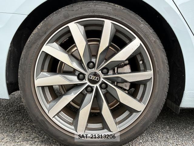 Audi A4 2022-06 8128974-24