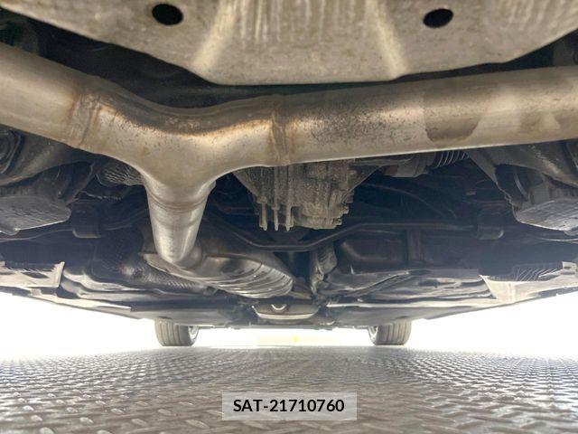 Audi A4 2017-06 8145486-10