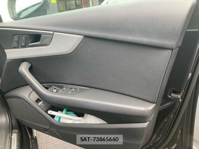 Audi A4 2018-08 8206365-5