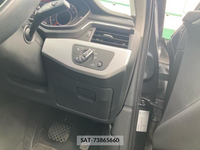 Audi A4 2018-08 8206365-8