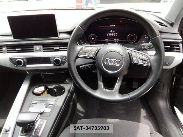 Audi A4 2018-07 8206367-1