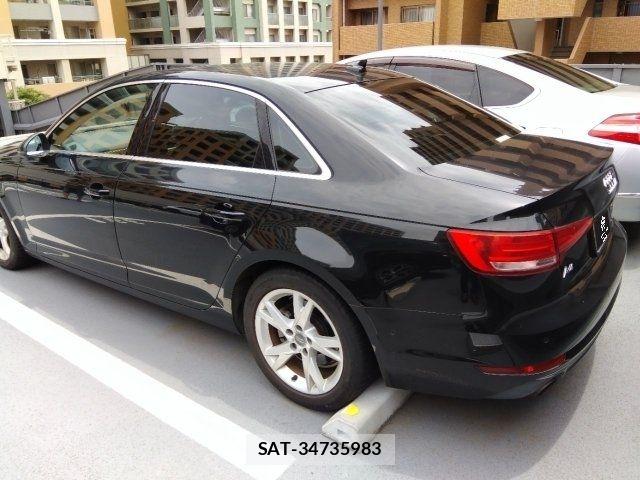 Audi A4 2018-07 8206367-2