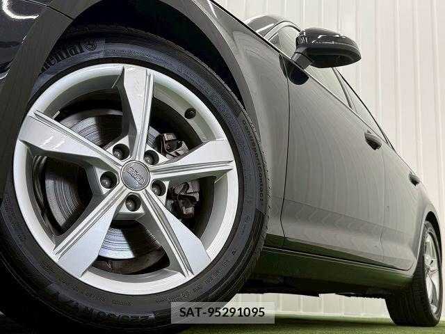 Audi A4 2019-06 8244640-18