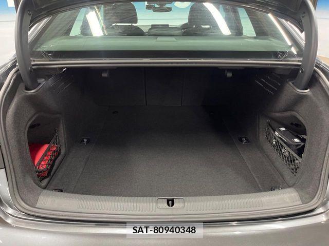 Audi A4 2016-02 8334898-11