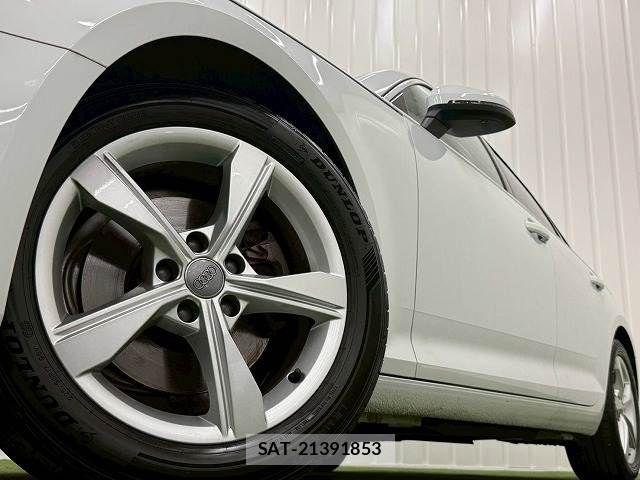 Audi A4 2020-06 8334897-18