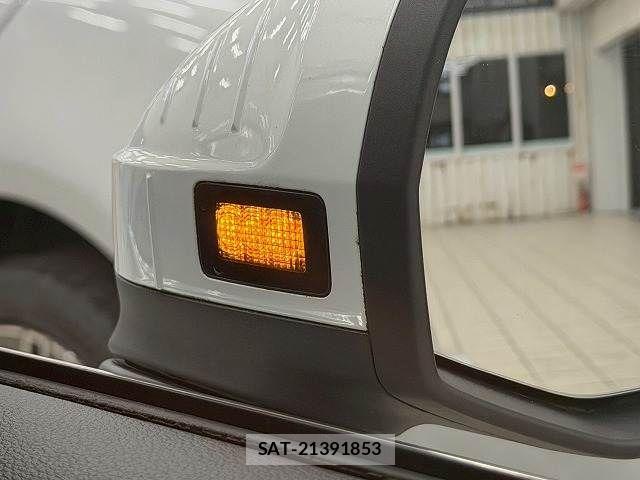 Audi A4 2020-06 8334897-7