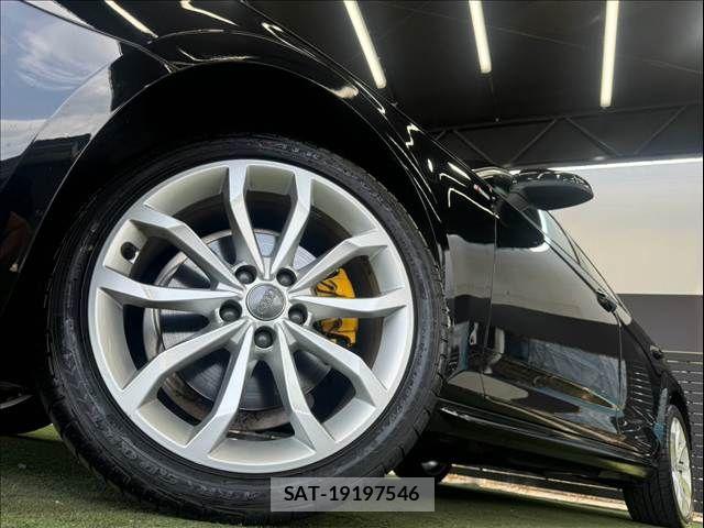 Audi A4 2019-08 8334894-18