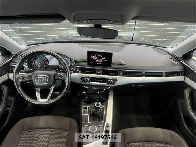 Audi A4 2019-08 8334894-1