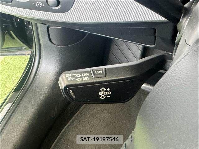 Audi A4 2019-08 8334894-4