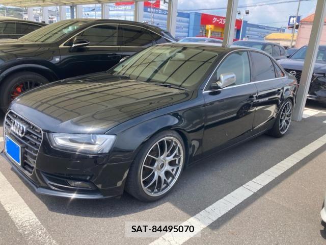 Audi A4 2013-03 8371444-1