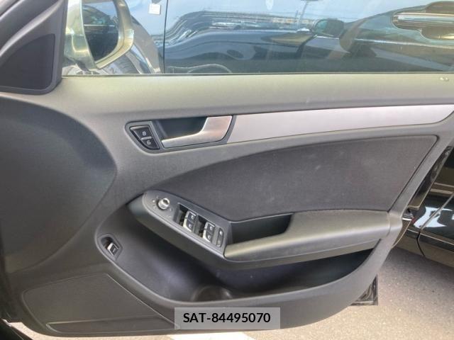Audi A4 2013-03 8371444-19