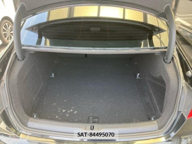 Audi A4 2013-03 8371444-6