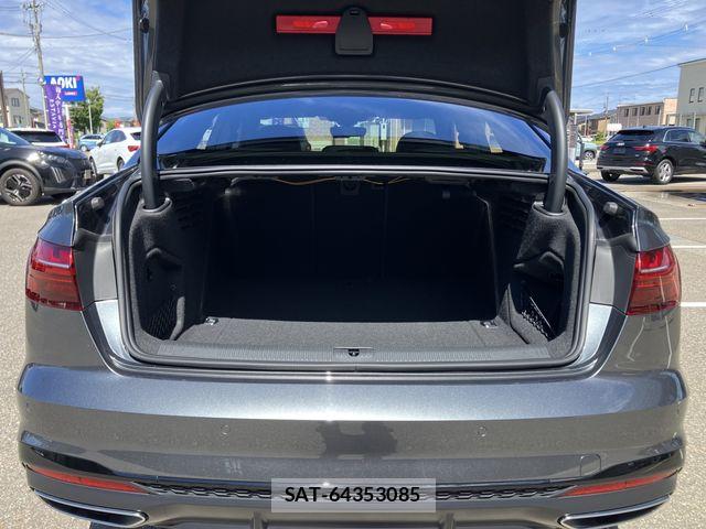 Audi A4 2022-12 8411264-17