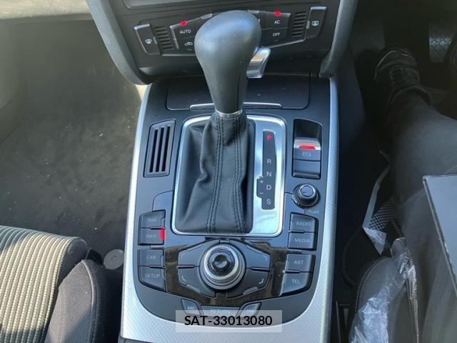 Audi A4 2008-11 8523605-19