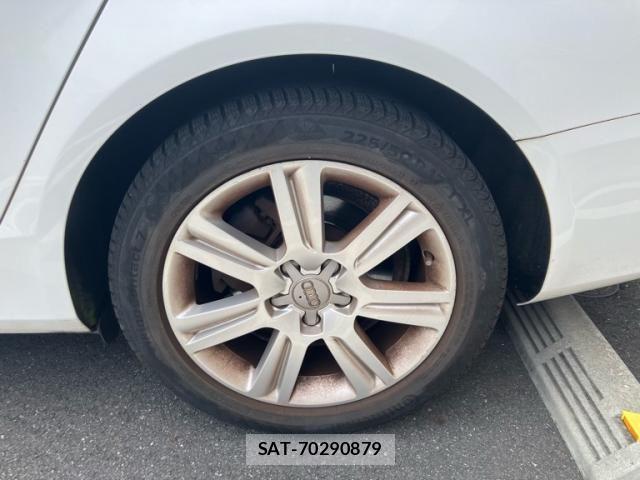 Audi A4 2010-02 8523607-5