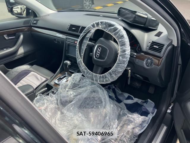 Audi A4 2008-03 8523608-16