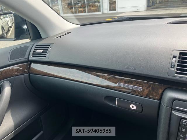 Audi A4 2008-03 8523608-21