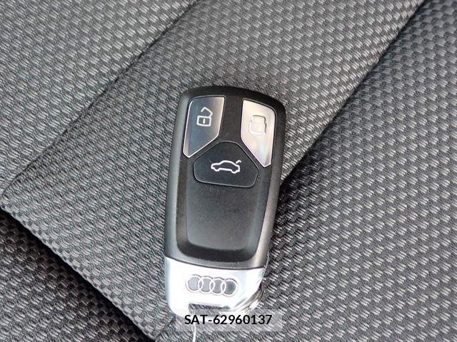Audi A4 2017-09 8561184-28