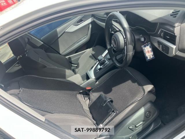 Audi A4 2019-10 8561187-11