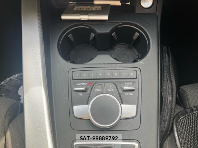 Audi A4 2019-10 8561187-18