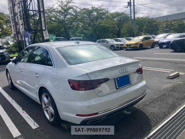 Audi A4 2019-10 8561187-3