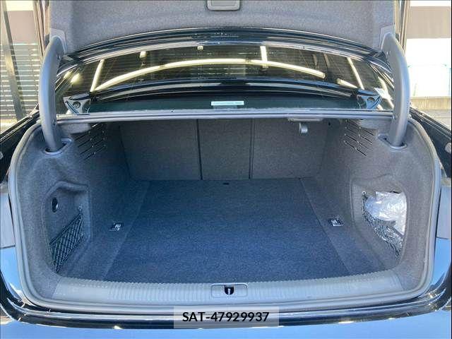 Audi A4 2023-06 8625851-12