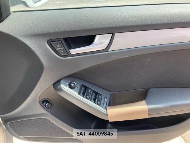Audi A4 2011-06 8740565-12