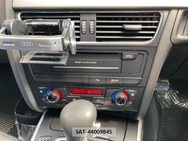 Audi A4 2011-06 8740565-17