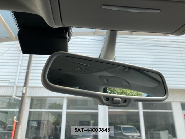 Audi A4 2011-06 8740565-19